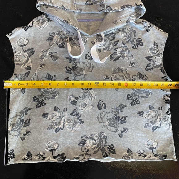 💕HOST PICK💕 NWT Calvin Klein Sleeveless Cropped Hoodie - Picture 12 of 15